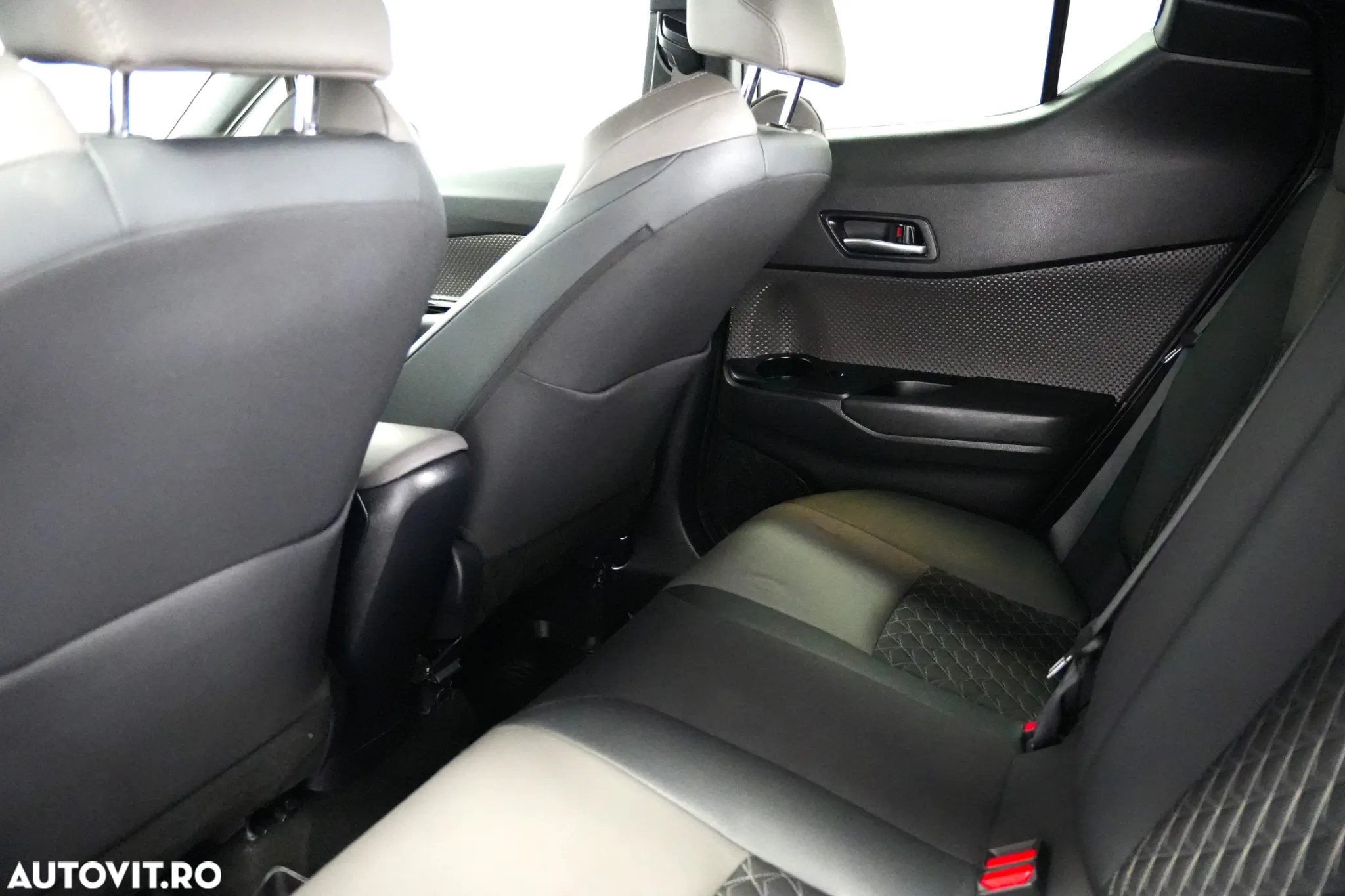 Toyota C-HR 1.8 HSD 122 CP 4x2 CVT Classy - 9