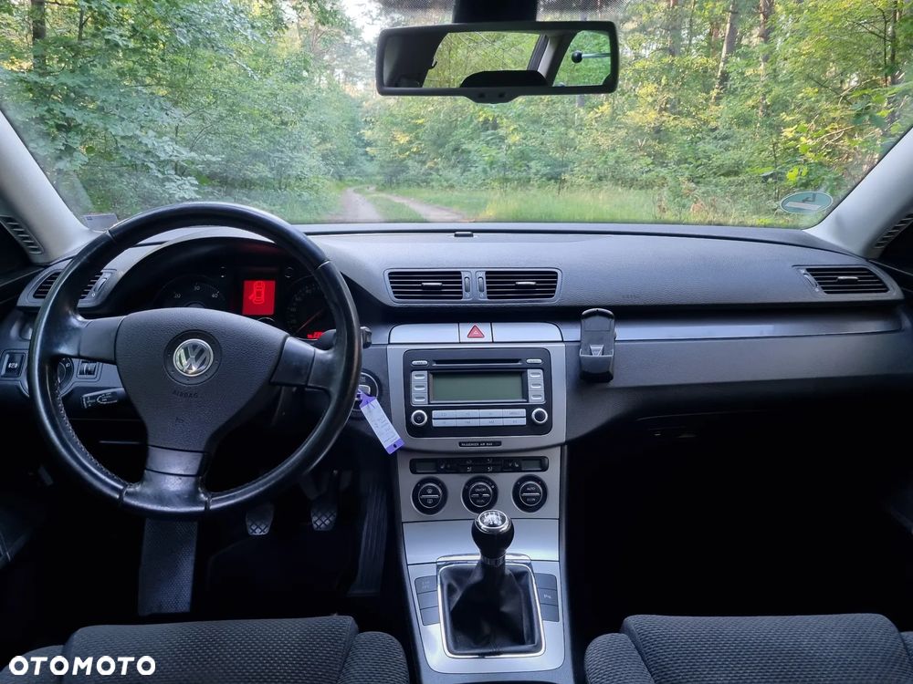 Volkswagen Passat 2.0 TDI Comfortline - 12