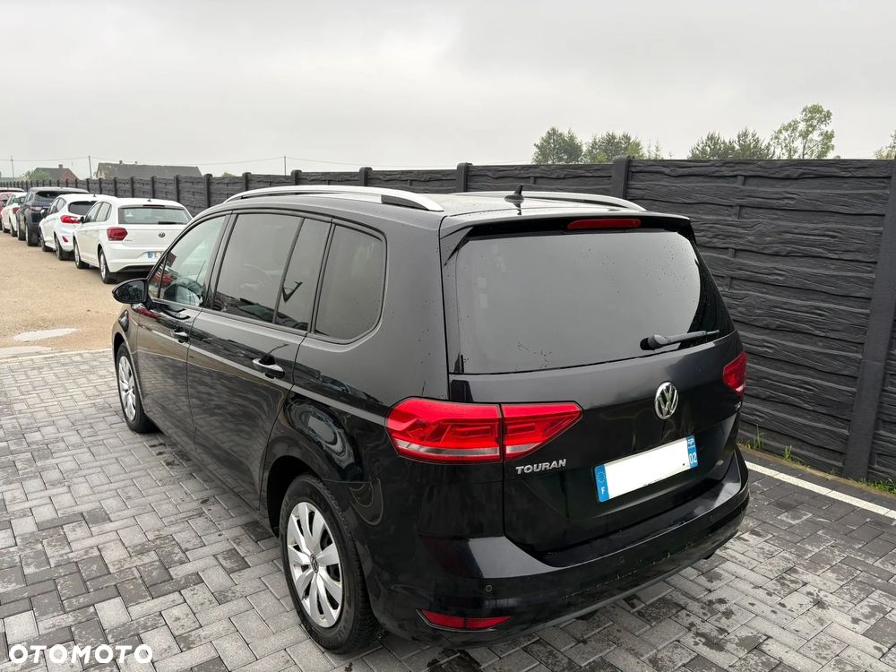 Volkswagen Touran 1.6 TDI SCR BlueMotion Technology DSG Comfortline - 4
