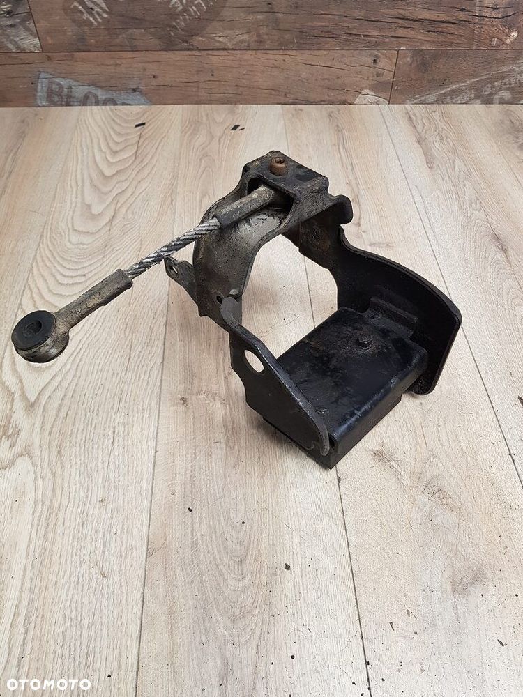 Łapa poduszka skrzyni Mitsubishi Pajero III 3,2 DID - 3