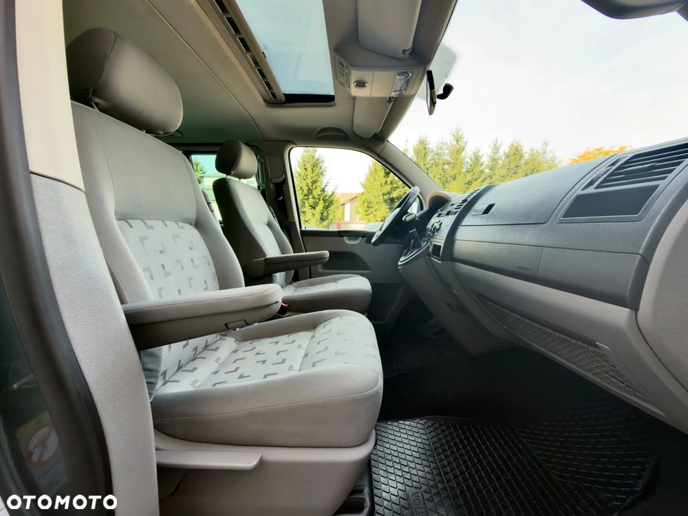 Volkswagen Caravelle - 26