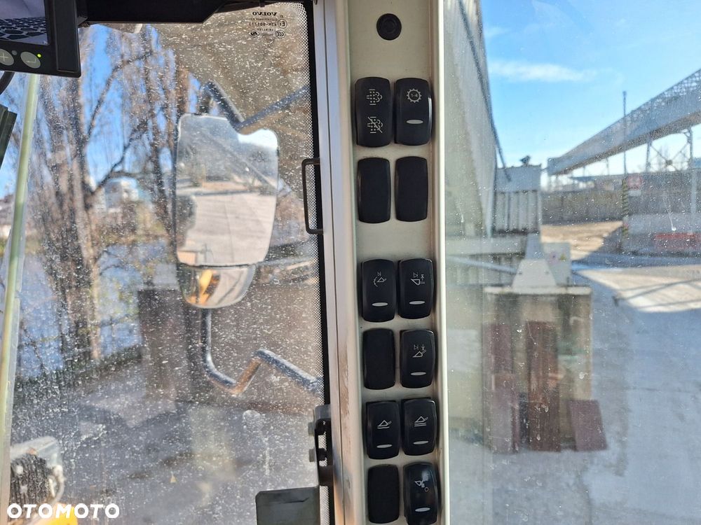 Volvo L 120 H 4X4 - 18