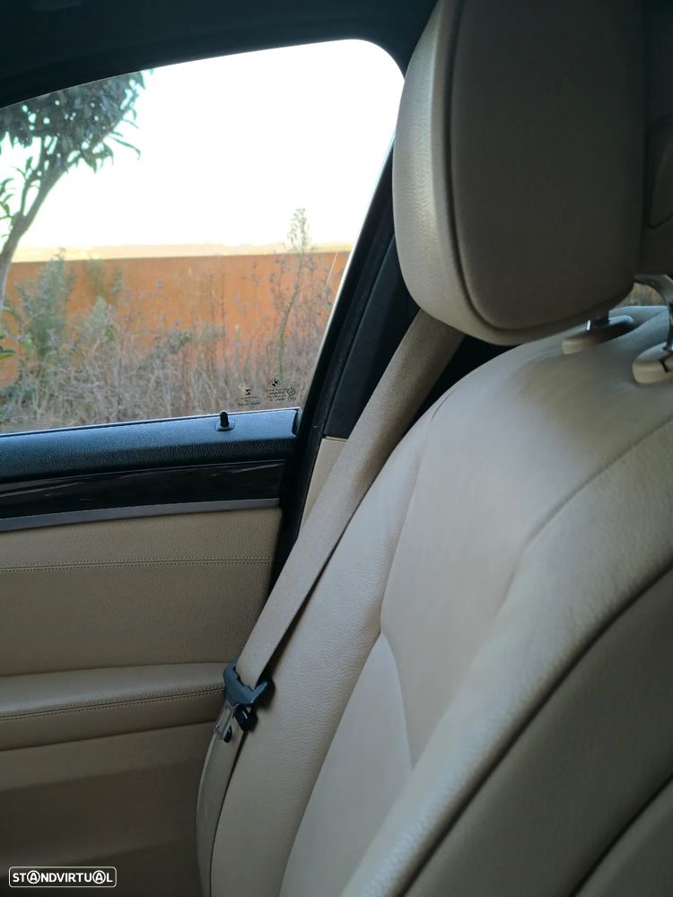 BMW 520 d Auto 123g - 7