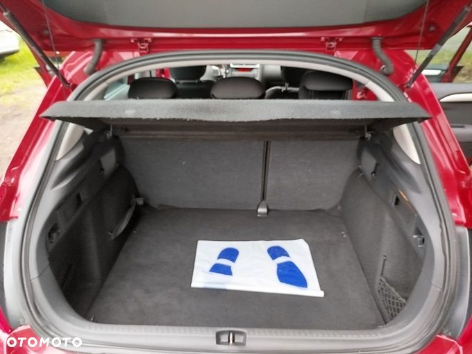Citroën C4 VTi 120 90 Jahre - 13