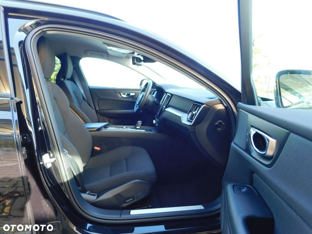 Volvo V60 B3 B DKG Essential - 15