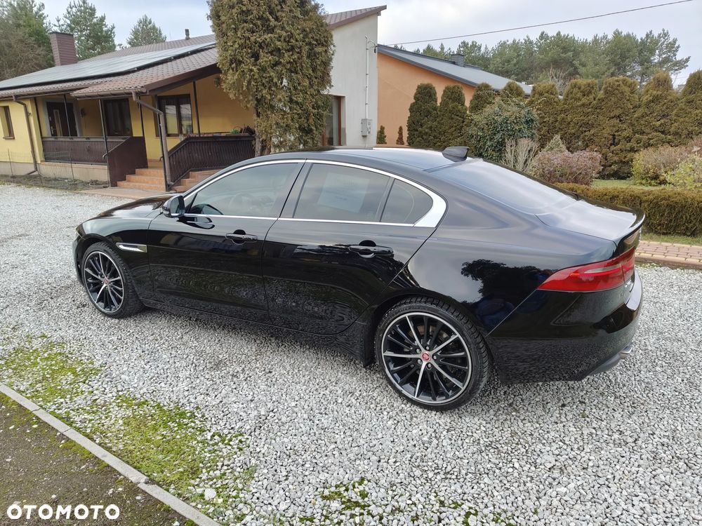 Jaguar XE 2.0 D AWD Portfolio - 2