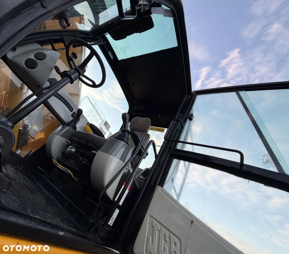 JCB JS130W Koparka Kołowa 13ton z Łapami podporami Hydr.! Najlepszy niezawodny Silnik ISUZU 105 KM. Długie ramię PLUS. Sprowadzona z Norwegii Pracowała przy śmieciach! ZADBANA bez luzów i wycieków! KLIMA. Zamki na tłokach. Potężna moc! Okazja TANIO! - 28