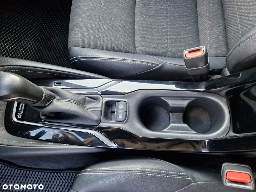 Toyota Corolla 2.0 Hybrid Executive - 26