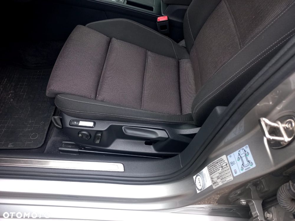 Volkswagen Passat 2.0 TDI (BlueMotion Technology) DSG Comfortline - 16