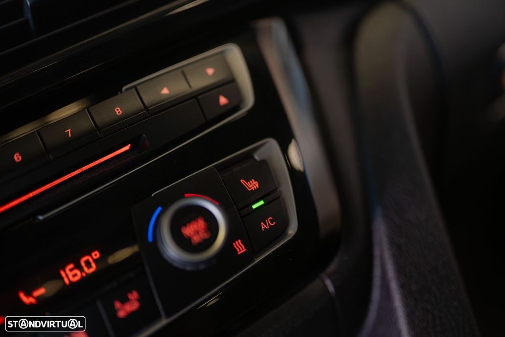 BMW 318 d Pack M - 35