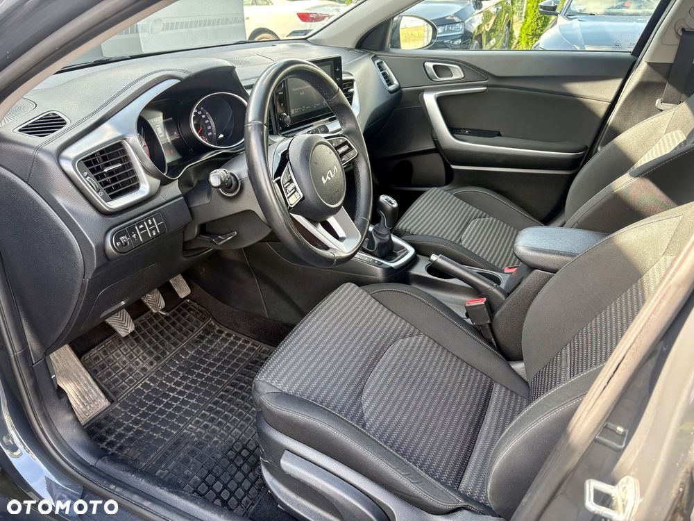 Kia Ceed 1.5 T-GDI M - 10