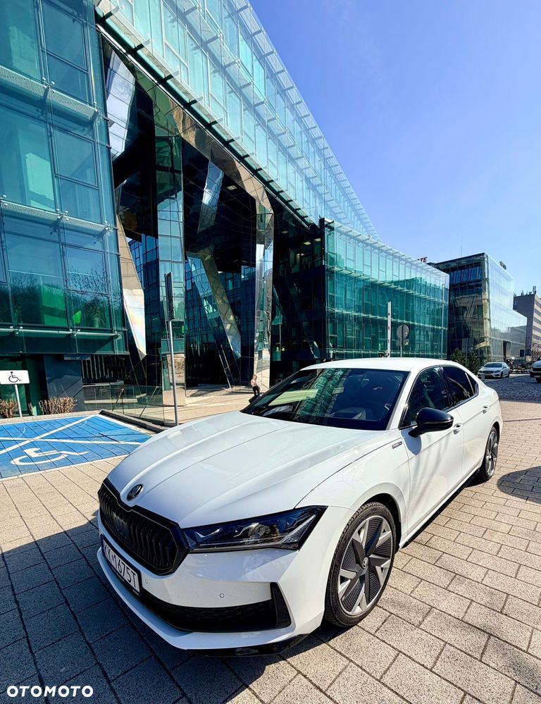 Skoda Superb 2.0 TDI SCR 4x4 Sportline DSG - 3