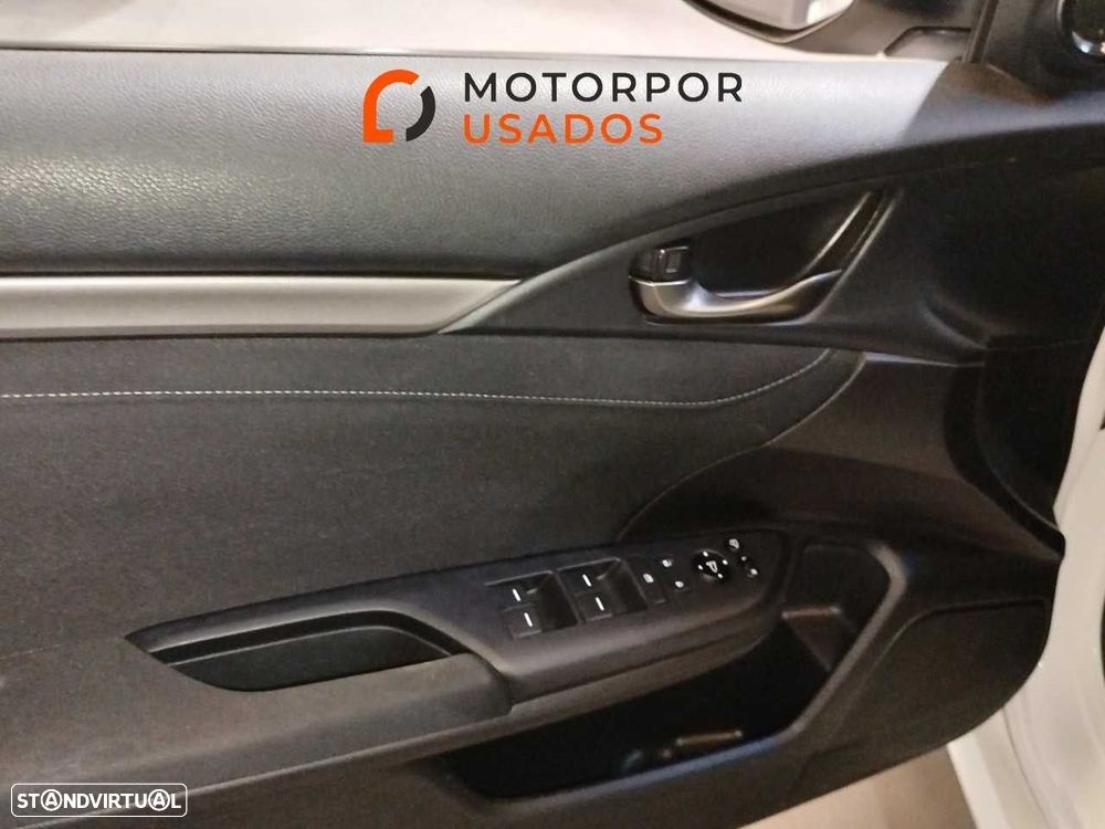 Honda Civic 1.0 i-VTEC Executive Premium - 12