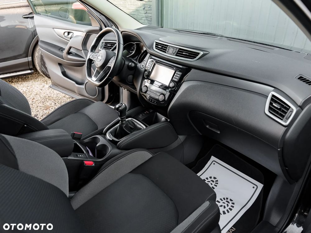 Nissan Qashqai 1.2 DIG-T N-Connecta EU6 - 17