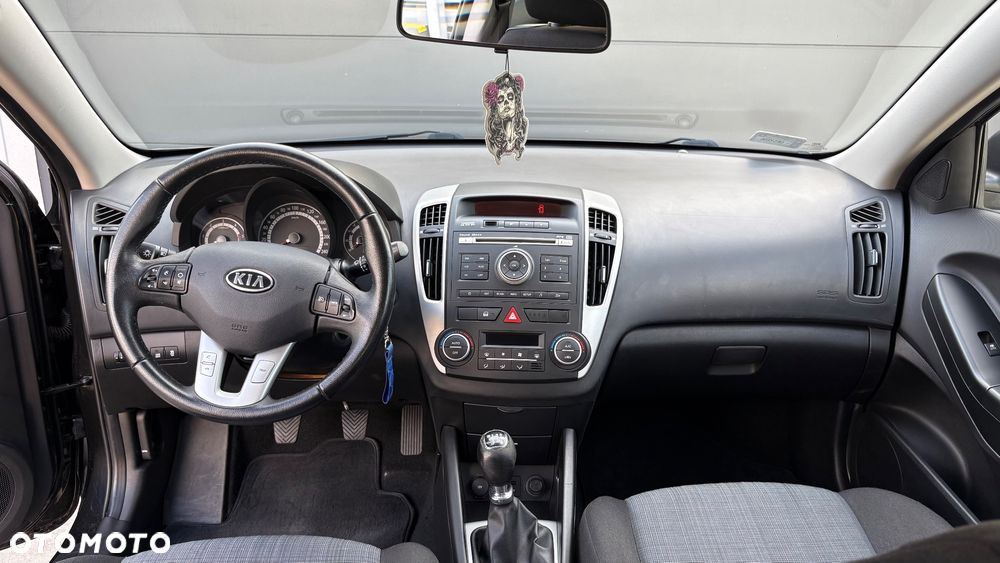 Kia Ceed 1.6 CRDi ISG Vision - 21