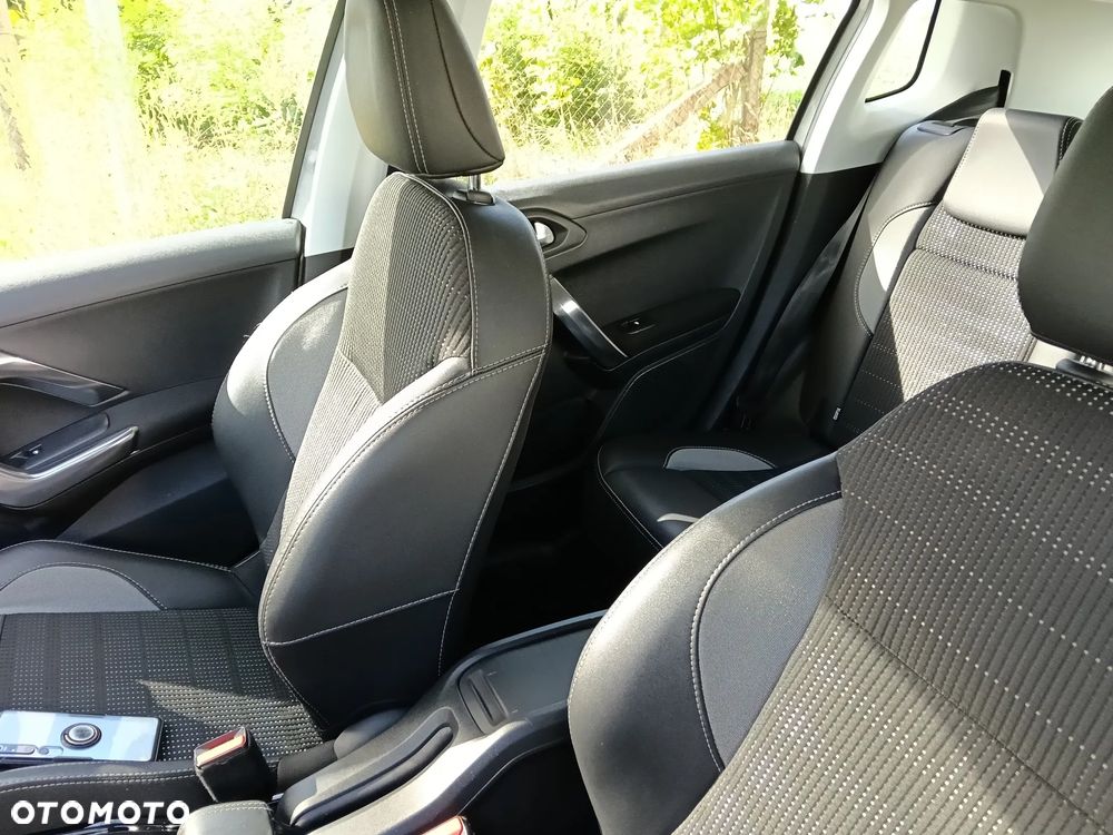 Peugeot 2008 PureTech 110 Stop&Start EAT6 Allure - 36