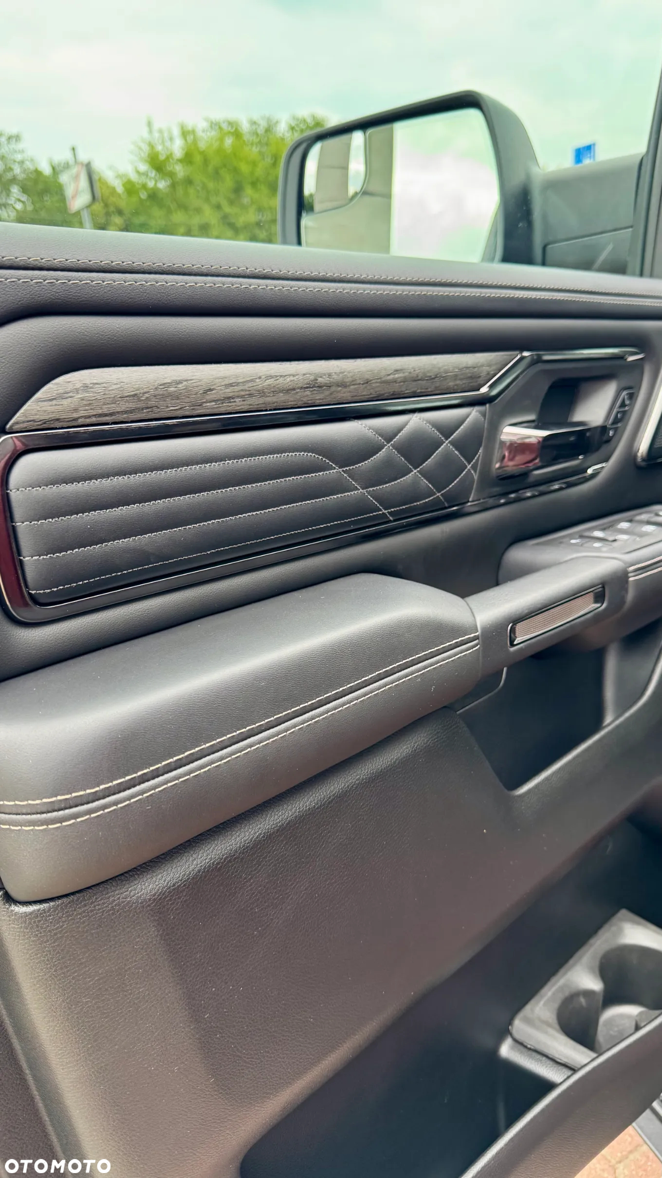Dodge RAM 1500 5.7 4x4 - 32