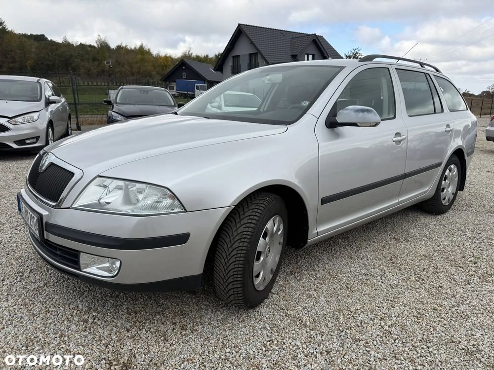Skoda Octavia 1.6 Combi Ambiente - 11