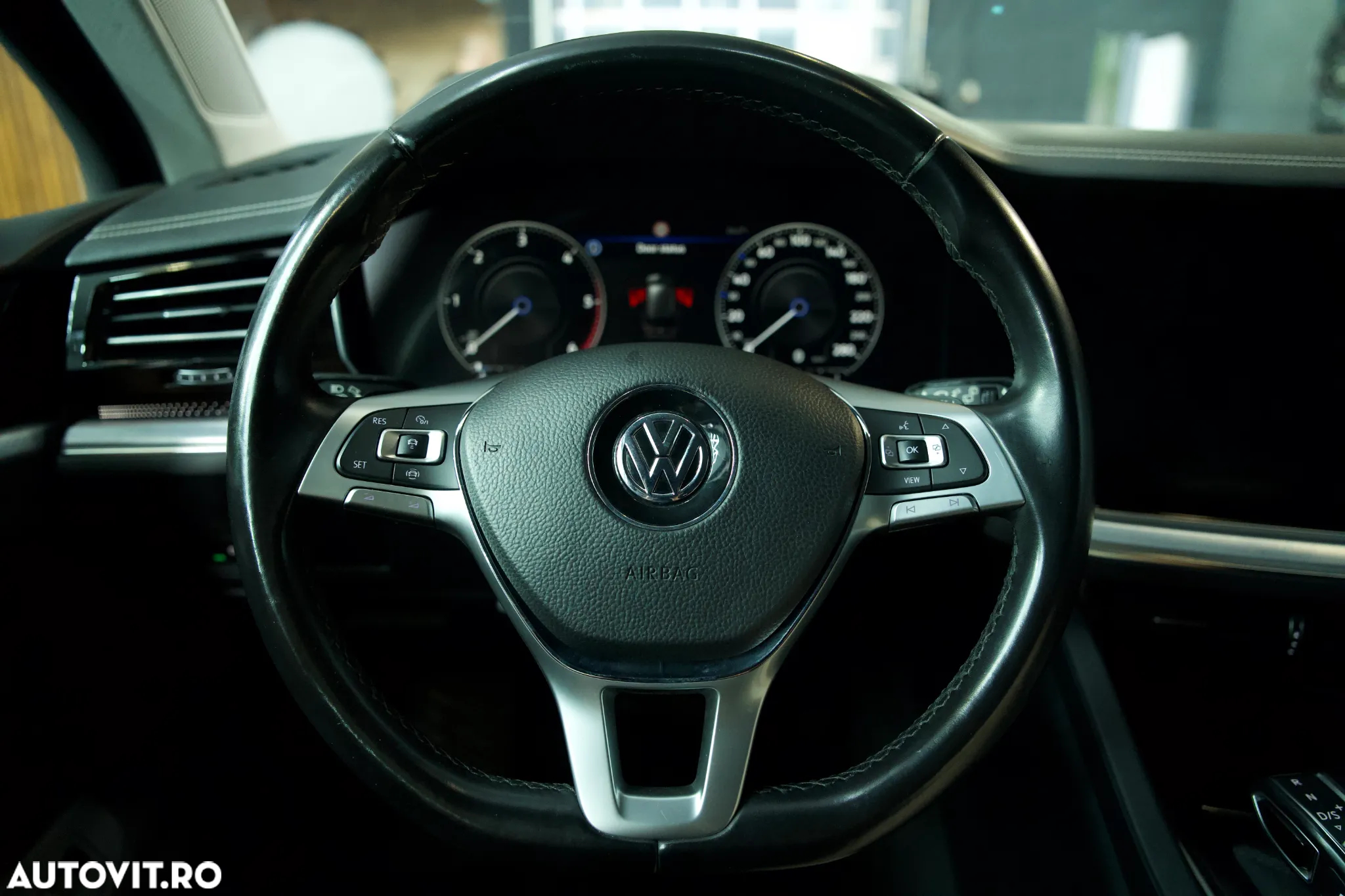 Volkswagen Touareg - 22
