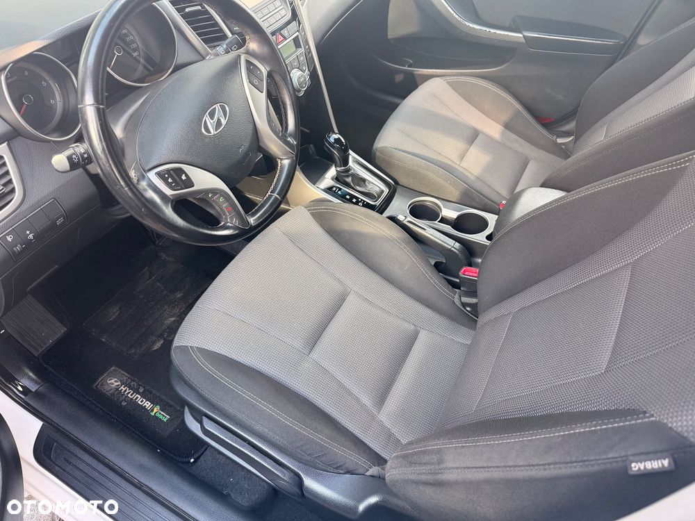 Hyundai i30 1.6 D Comfort DCT - 26