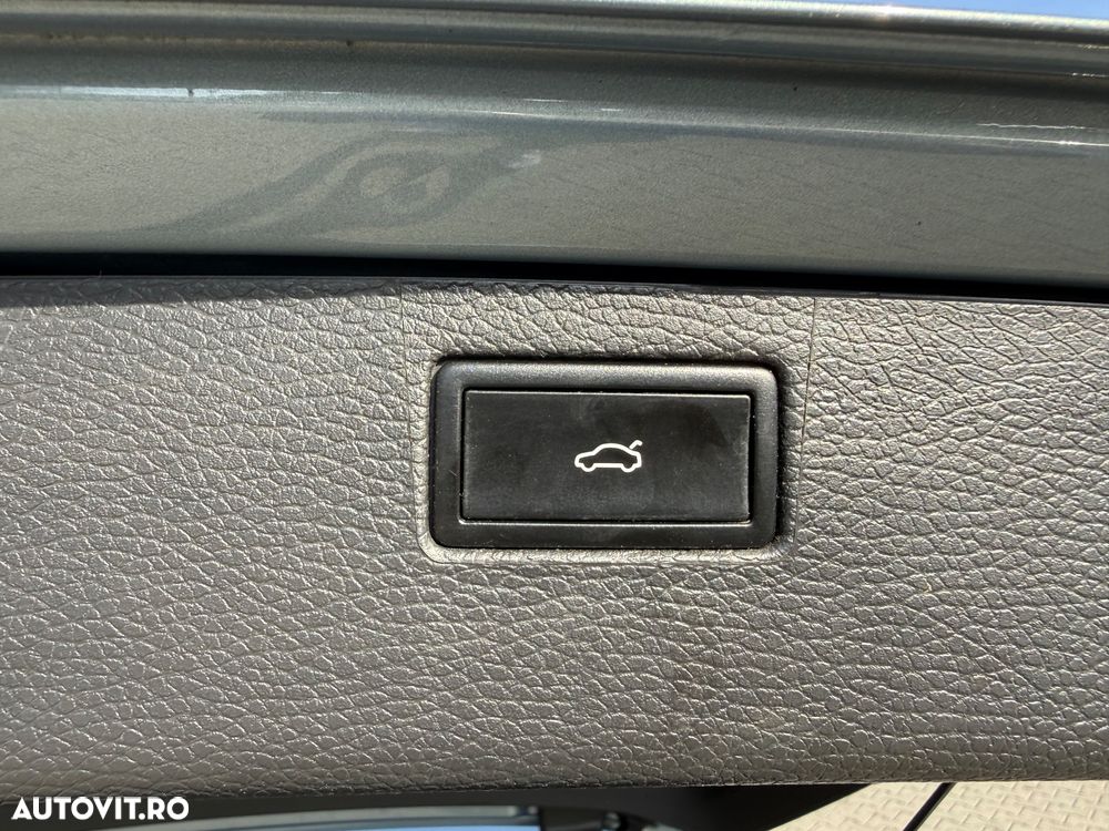 Volkswagen Passat Variant 2.0 TDI BlueMotion Technology DSG Highline - 18