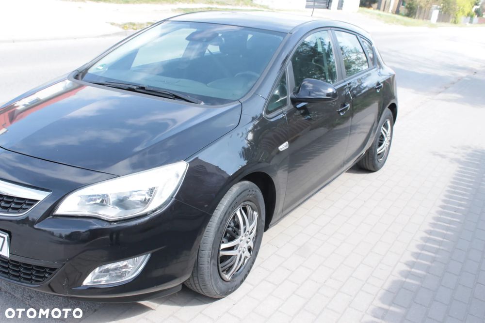 Opel Astra 1.6 Design Edition - 13