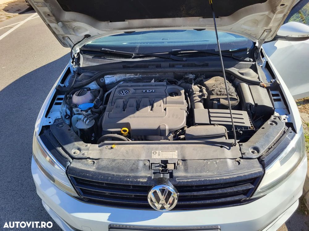 Volkswagen Jetta - 5