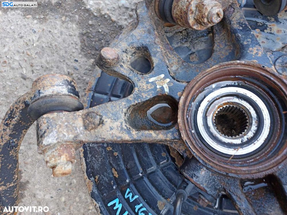 Fuzeta Butuc cu Rulment si Senzor ABS Dreapta Fata Mercedes ML W163 1997 - 2005 [X3577] - 2