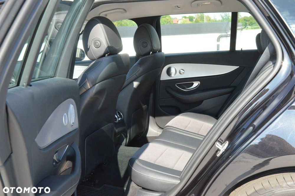 Mercedes-Benz Klasa E - 32