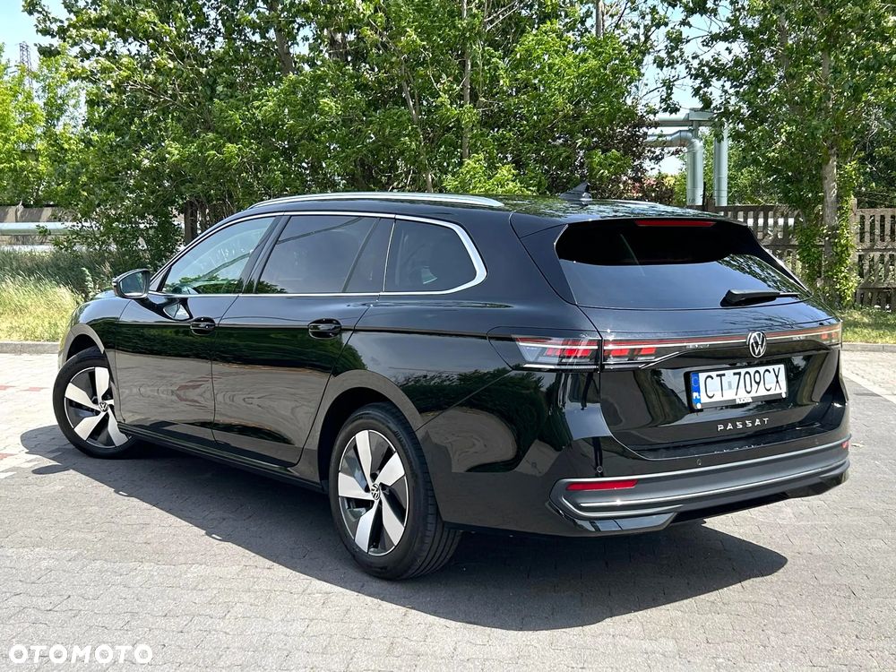 Volkswagen Passat - 11