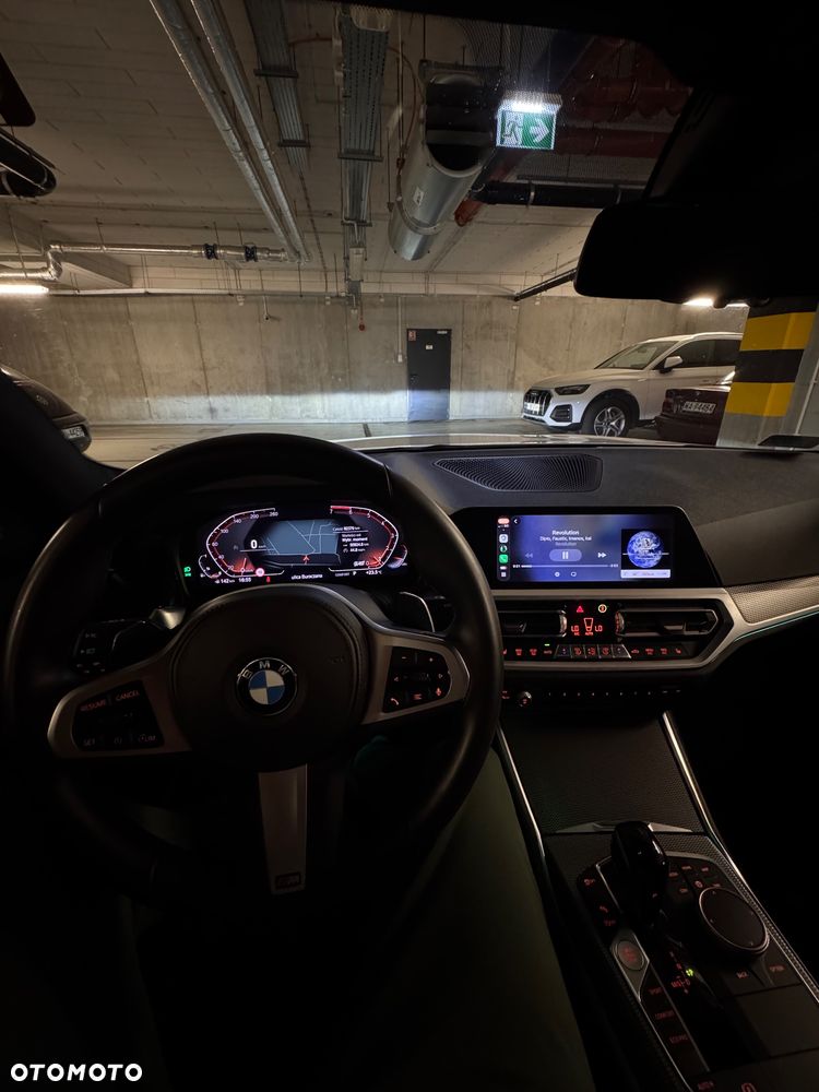 BMW Seria 3 330i - 23