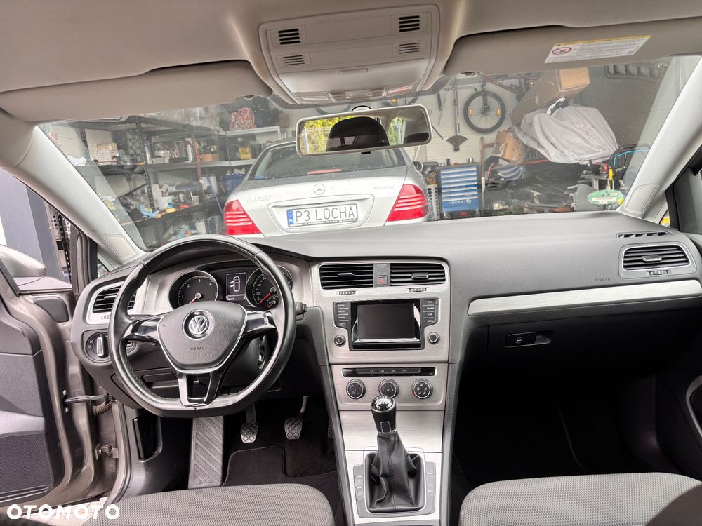 Volkswagen Golf - 25