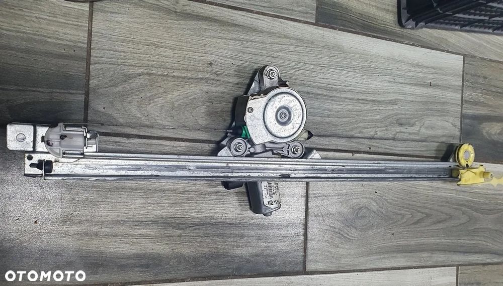 Renault Trafic II fl Podnośnik szyby lewy przód - 1