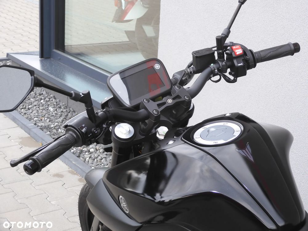 Yamaha MT - 33