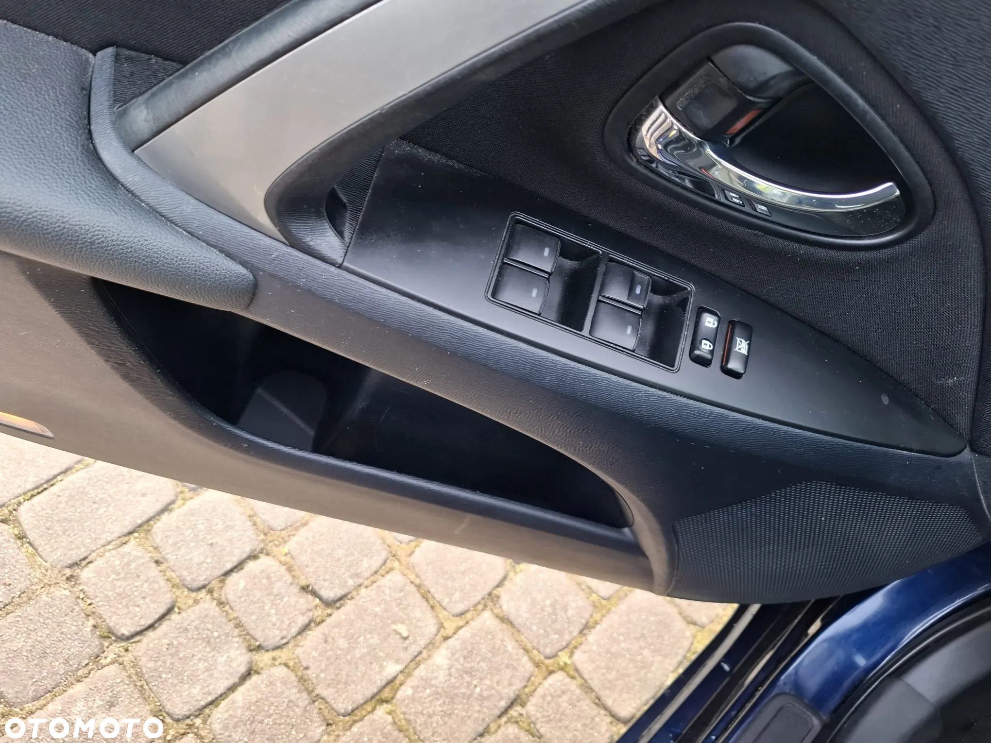 Toyota Avensis 2.0 D-4D Sol - 12