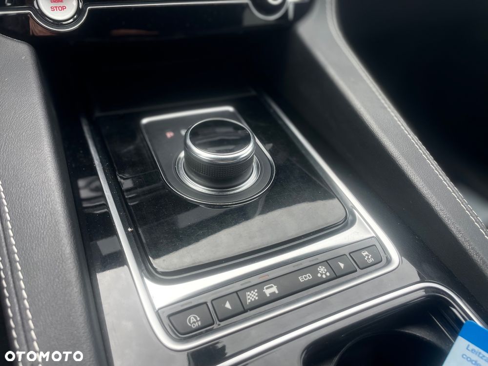Jaguar F-Pace 25t AWD R-Sport - 20