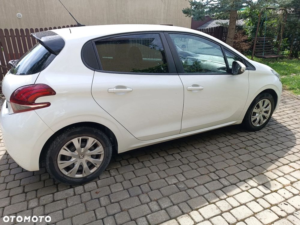 Peugeot 208 - 14