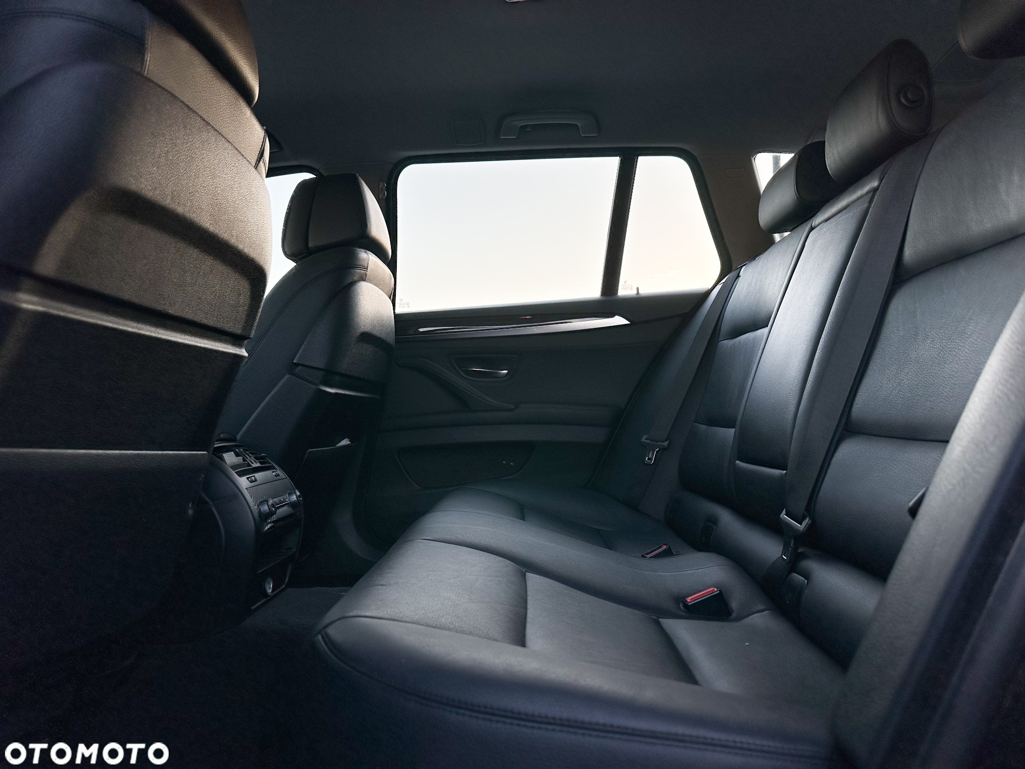 BMW Seria 5 530d xDrive Luxury Line - 29