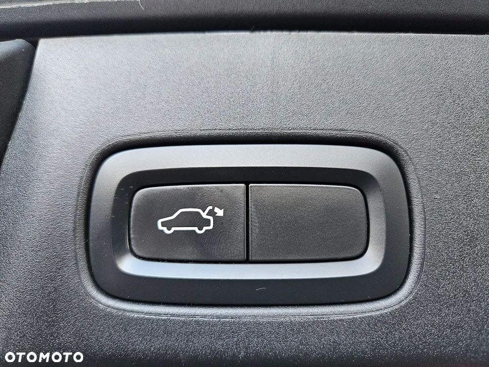 Volvo V90 Cross Country D4 AWD Geartronic Pro - 30