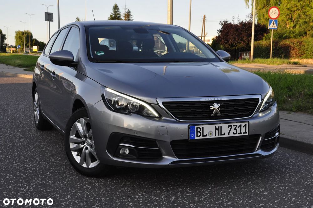 Peugeot 308 PureTech 130 GPF Stop & Start Allure Business-Paket - 24