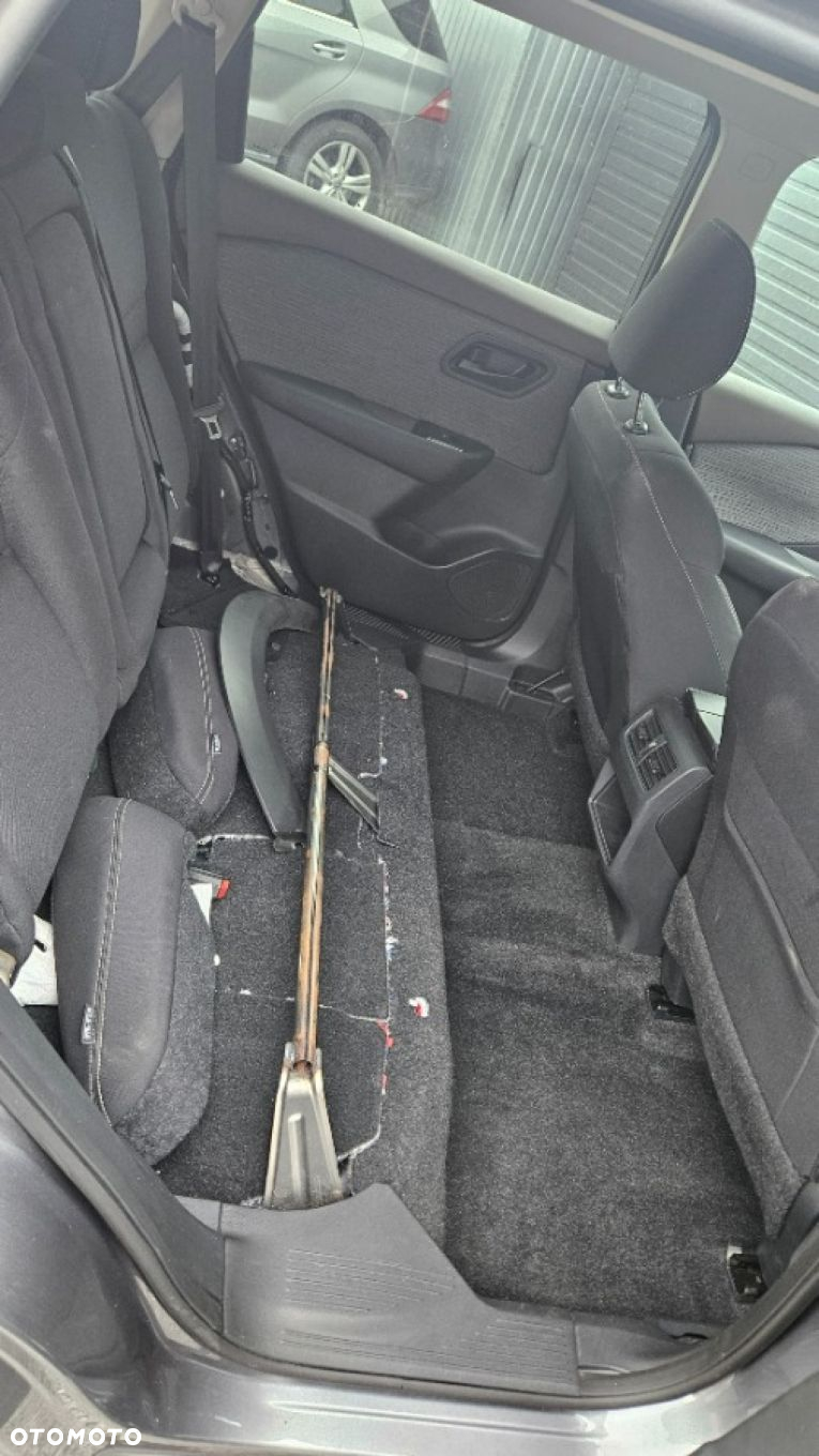 Nissan Rogue - 27