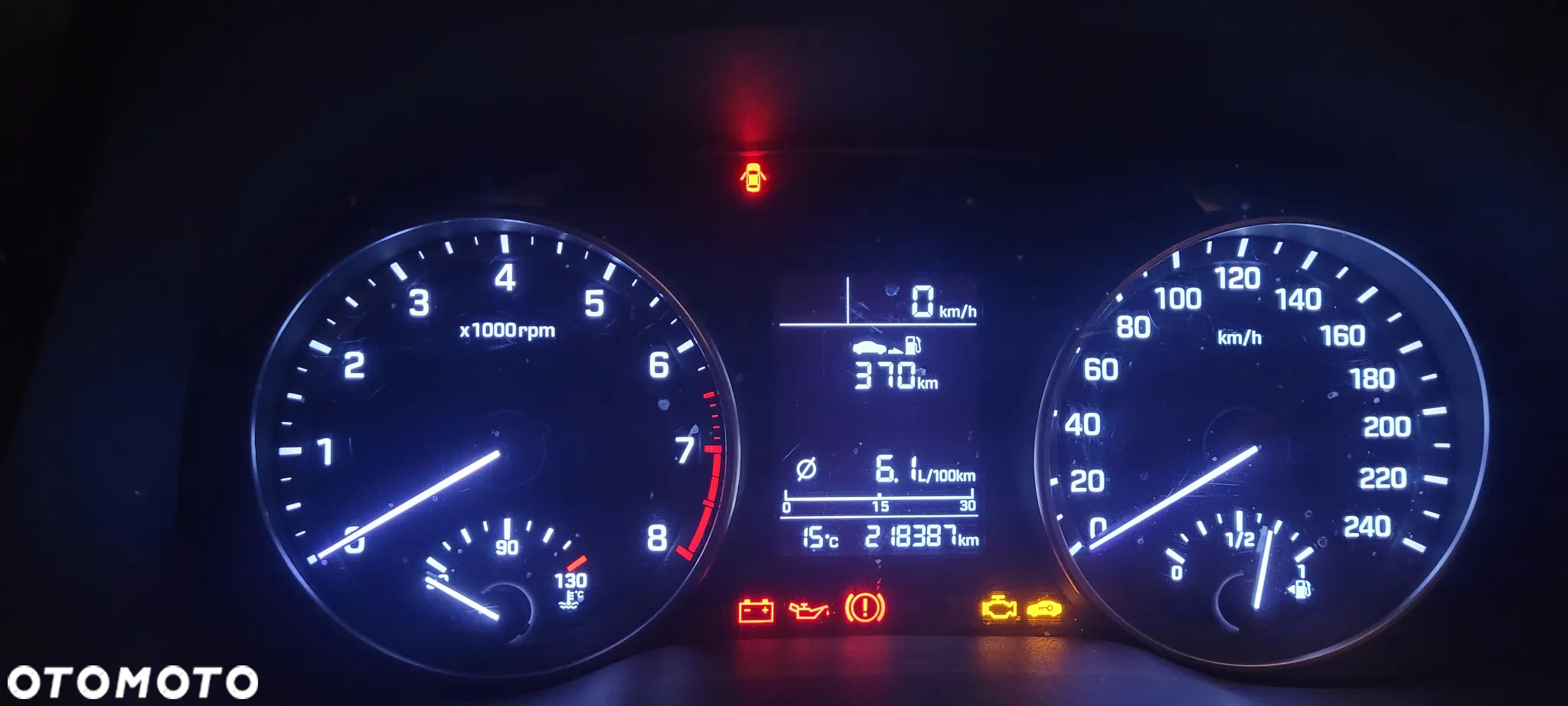 Hyundai Elantra 1.6 Classic + - 4