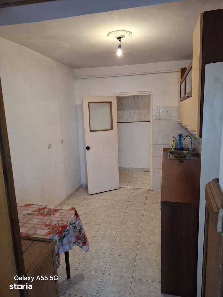 Apartament 3 camere, Str Codrii Cosminului, 2 bai, balcon, loc parcare — fotografia 3