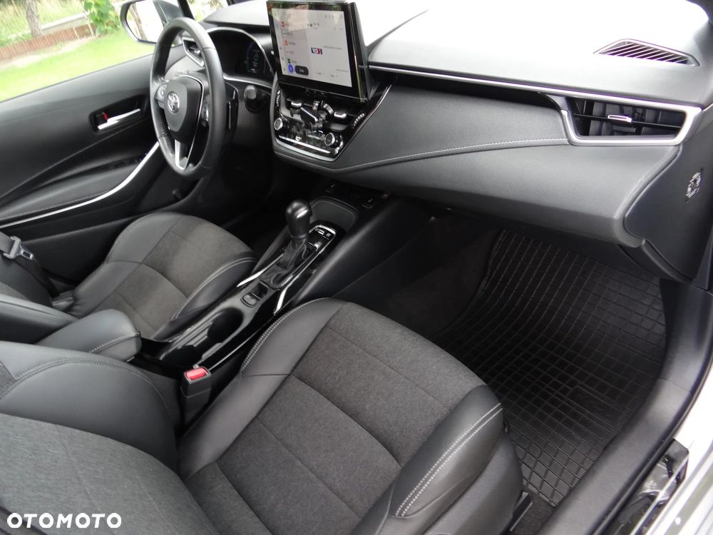 Toyota Corolla 2.0 Hybrid Executive - 18