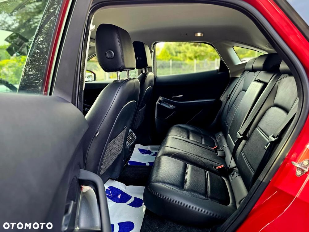 Jaguar E-Pace 1.5 P160 mHEV S - 17