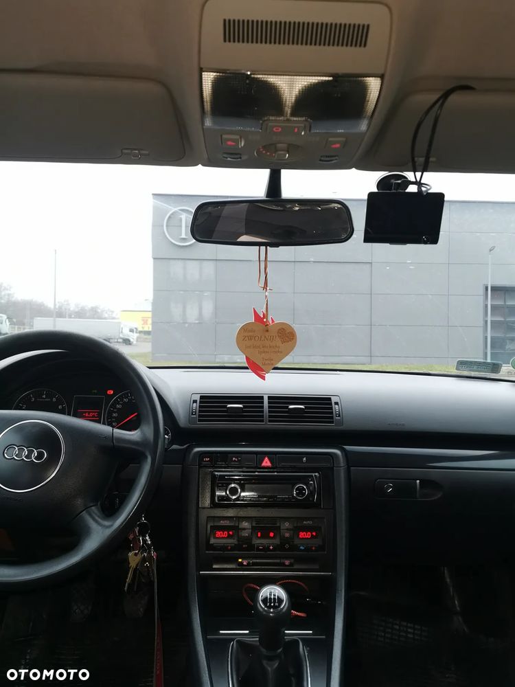 Audi A4 Limousine - 7