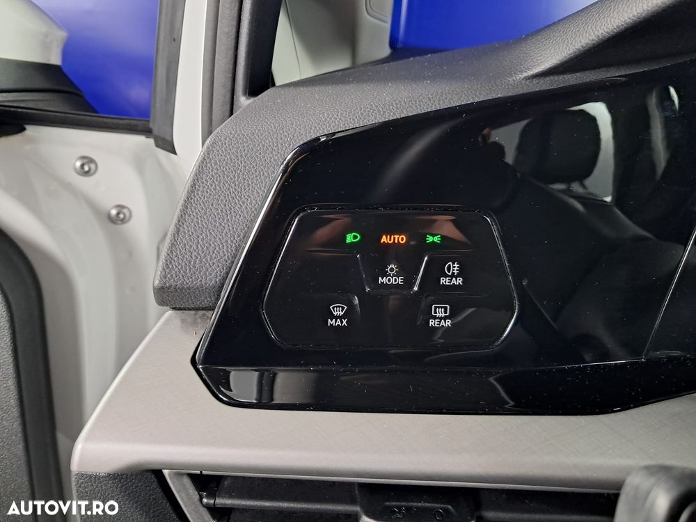 Volkswagen Golf 1.5 TSI ACT Life - 16