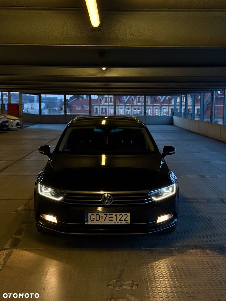 Volkswagen Passat - 25