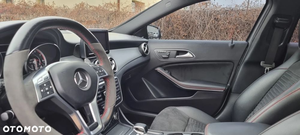 Mercedes-Benz GLA 45 AMG 4Matic 7G-DCT Edition 1 - 14