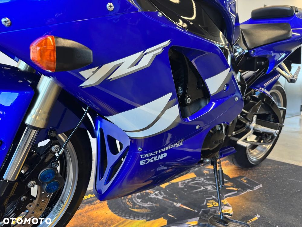 Yamaha YZF - 19